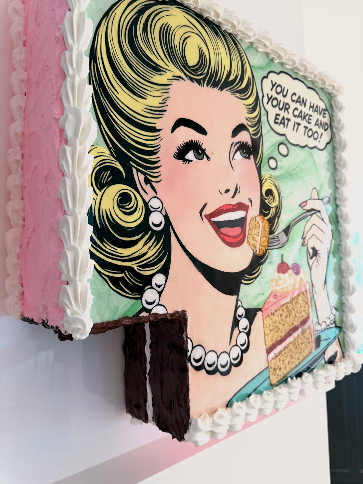 Love at First Bite Pop Cake Sculpture | Nelson De La Nuez The King